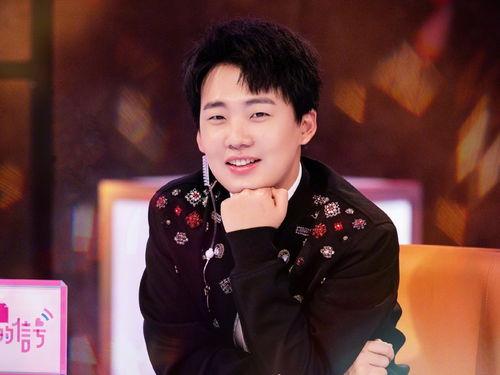 郭麒麟恋情最新爆料,神秘女友身份曝光,甜蜜互动引网友热议 第2张 郭麒麟恋情最新爆料,神秘女友身份曝光,甜蜜互动引网友热议 第2张